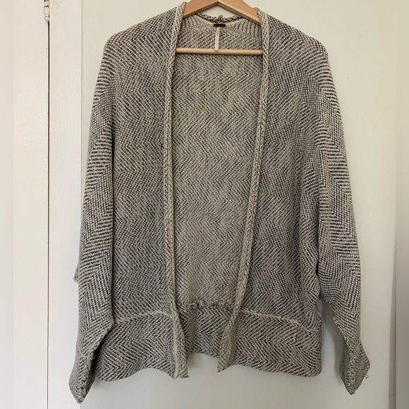 Free People Sweater - Picture 1 of 3